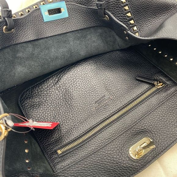 Women’s Valentino Garavani rockstud pebble grain calfskin tote bag made in Italy - Picture 5 of 17